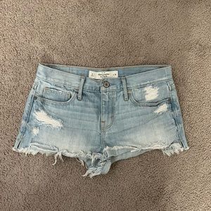 abercrombie & fitch light wash jean shorts